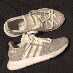 Adidas Swift Run Sneakers Men Size 4.5/Women 6.5